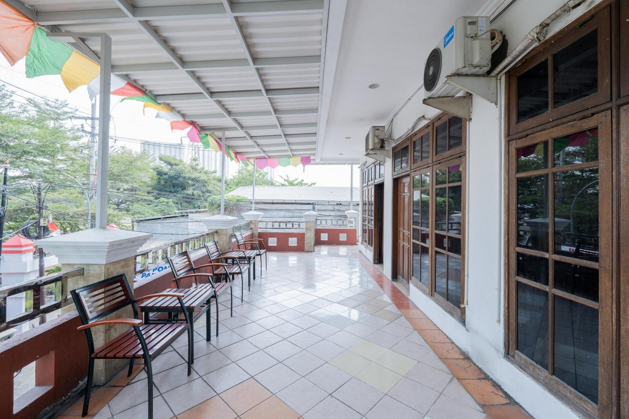 Reddoorz Plus @ Gunungsari Surabaya Kedurus Dış mekan fotoğraf