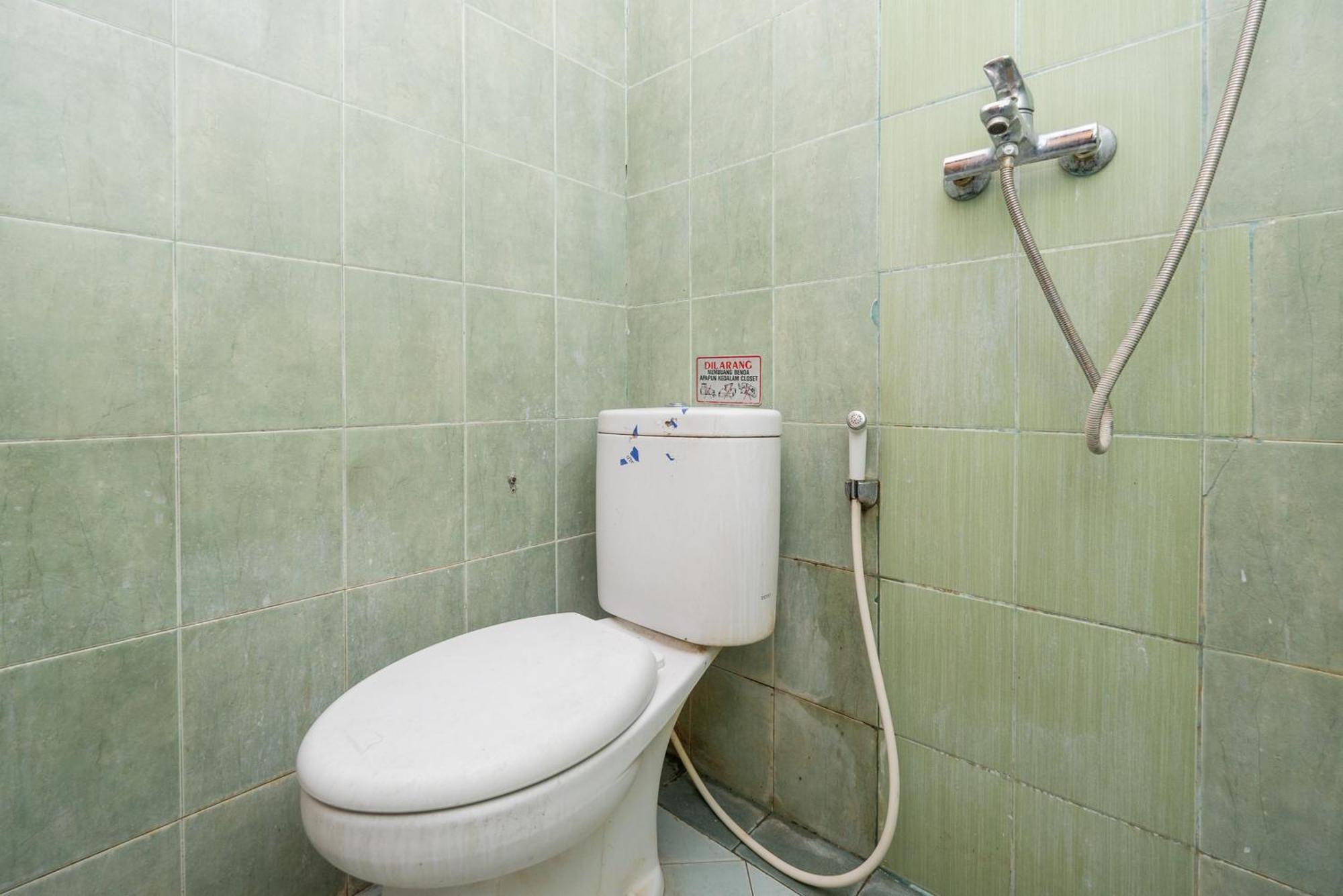 Reddoorz Plus @ Gunungsari Surabaya Kedurus Dış mekan fotoğraf