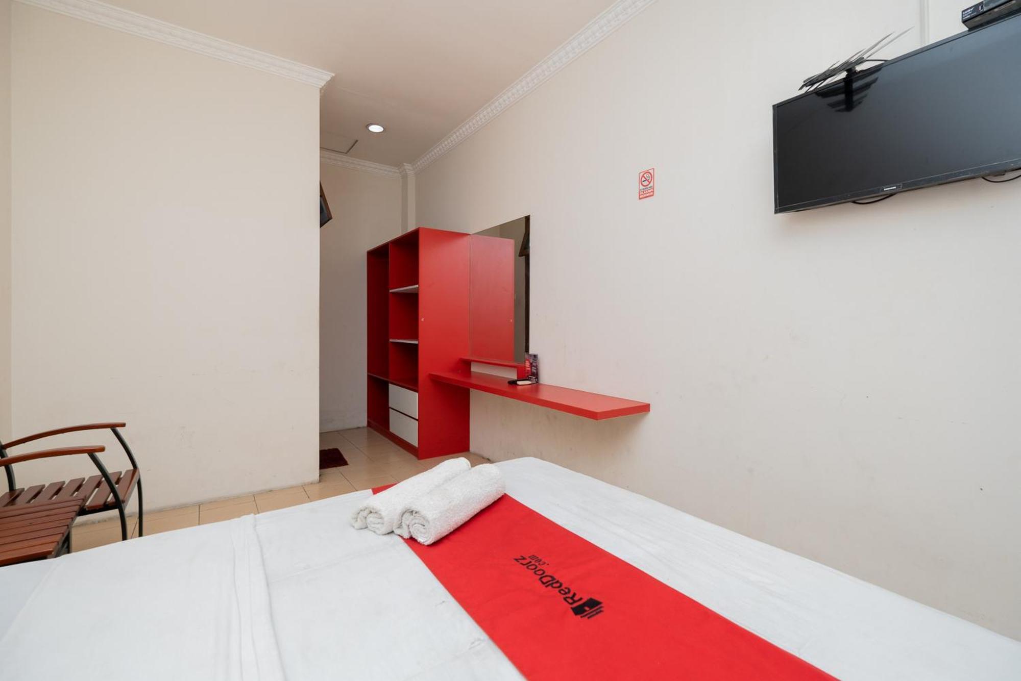 Reddoorz Plus @ Gunungsari Surabaya Kedurus Dış mekan fotoğraf