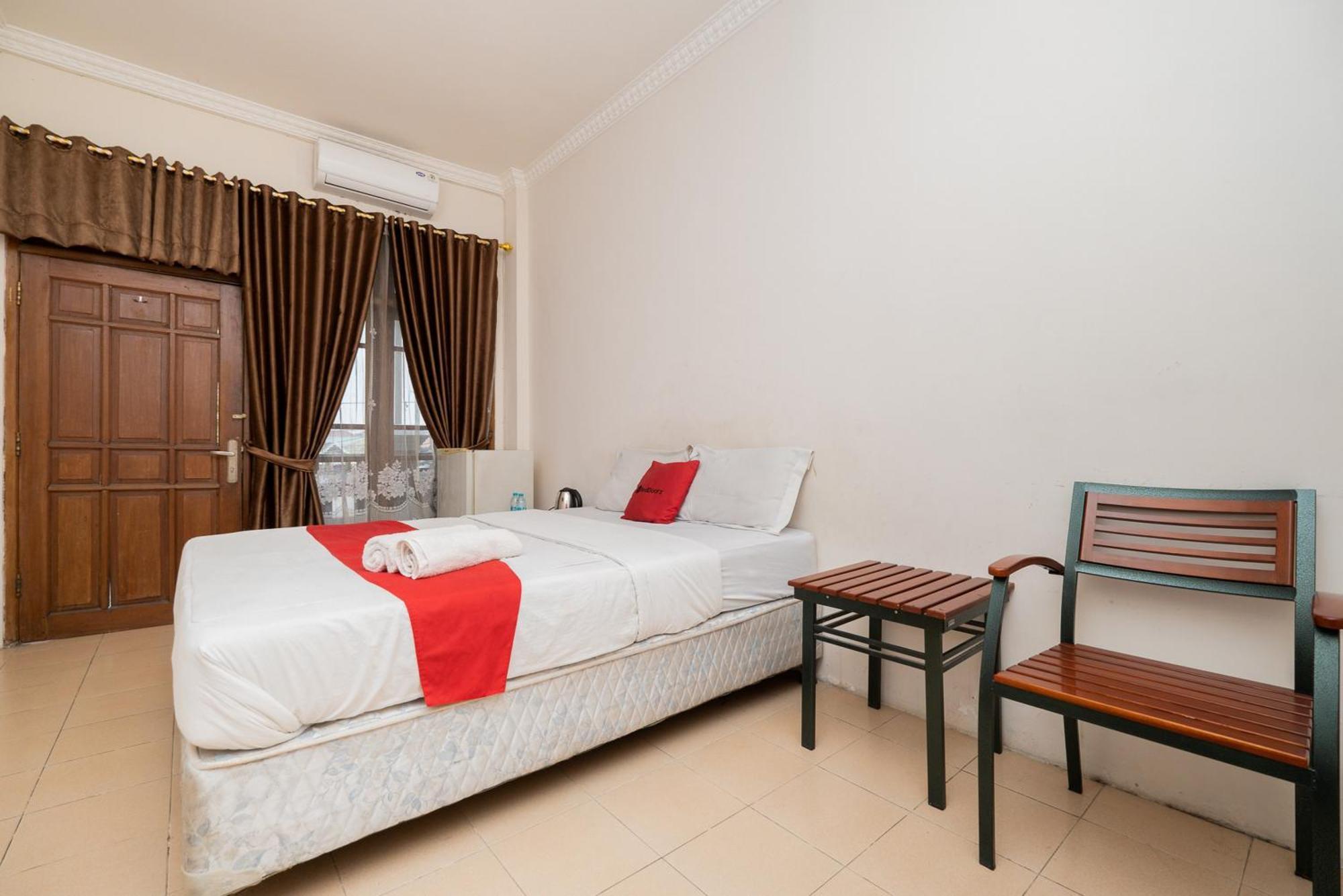 Reddoorz Plus @ Gunungsari Surabaya Kedurus Dış mekan fotoğraf