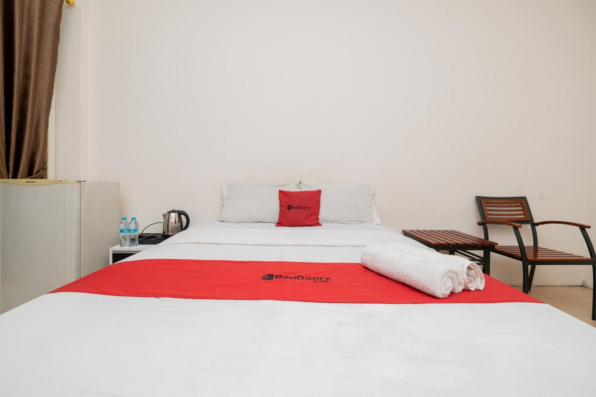 Reddoorz Plus @ Gunungsari Surabaya Kedurus Dış mekan fotoğraf