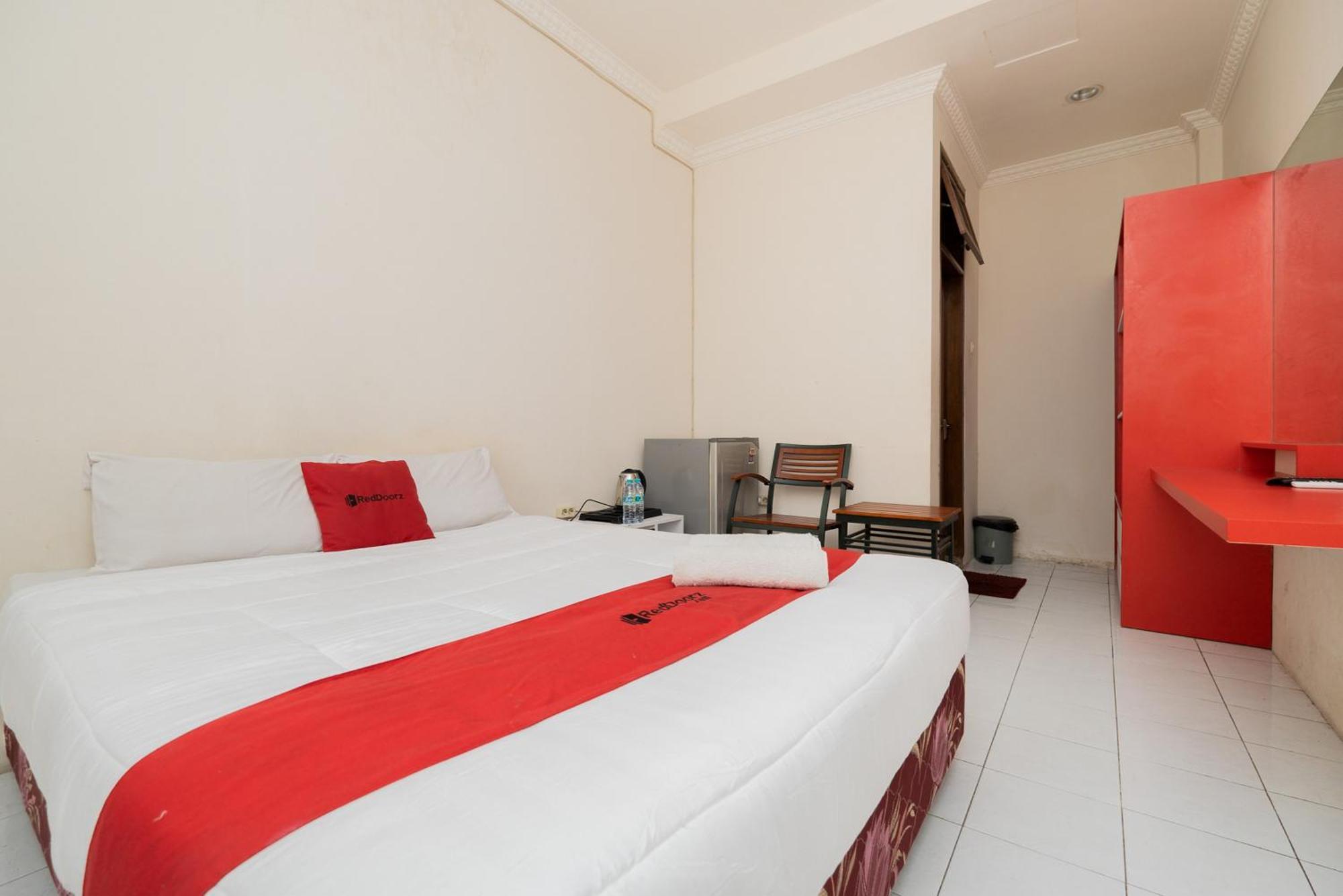 Reddoorz Plus @ Gunungsari Surabaya Kedurus Dış mekan fotoğraf
