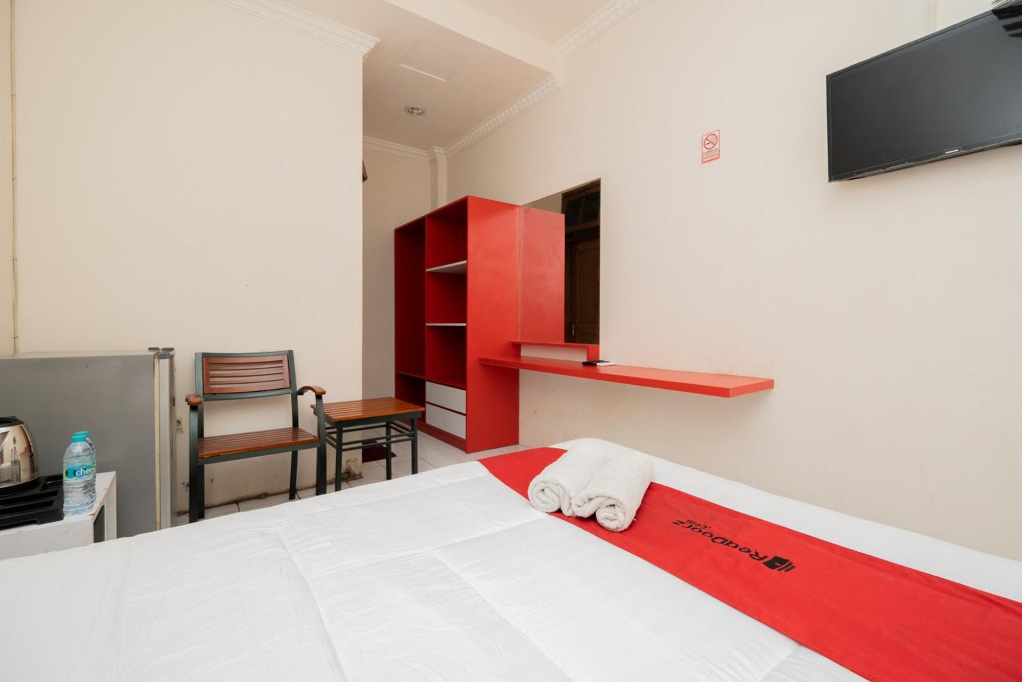 Reddoorz Plus @ Gunungsari Surabaya Kedurus Dış mekan fotoğraf