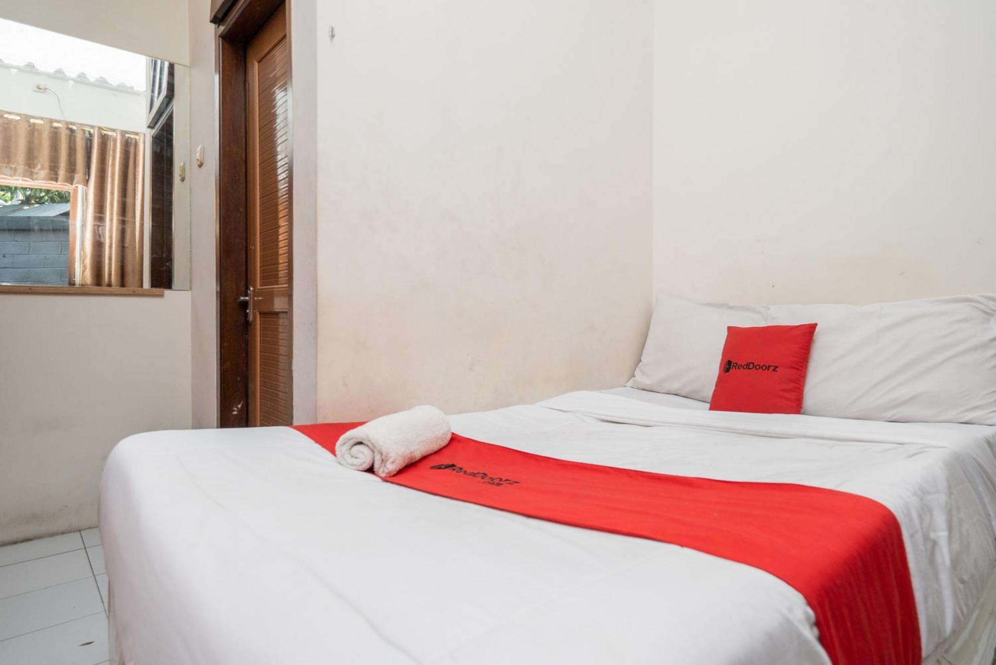 Reddoorz Plus @ Gunungsari Surabaya Kedurus Dış mekan fotoğraf