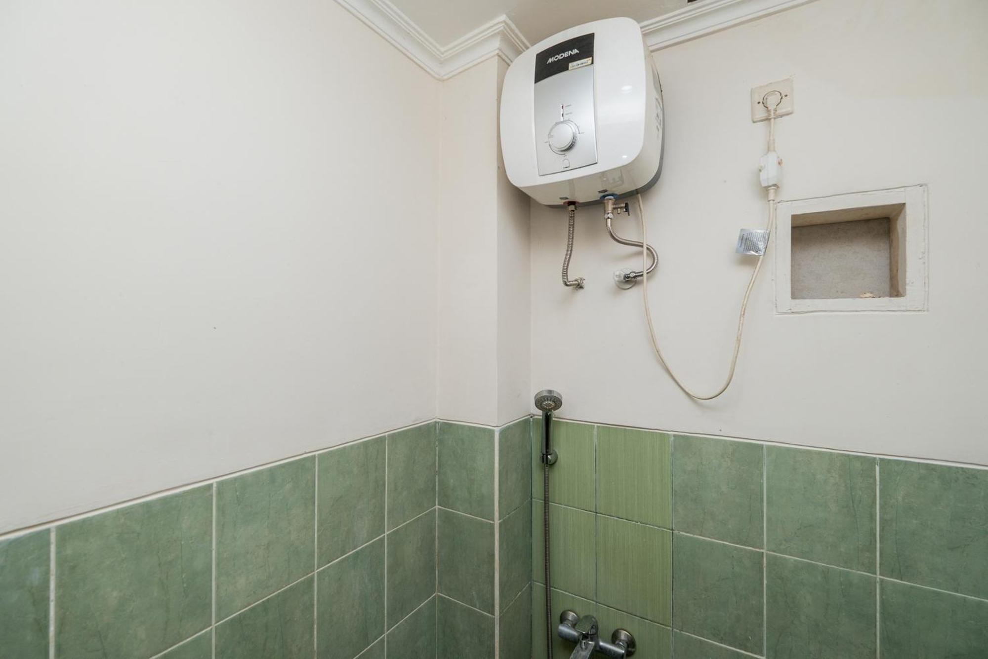 Reddoorz Plus @ Gunungsari Surabaya Kedurus Dış mekan fotoğraf