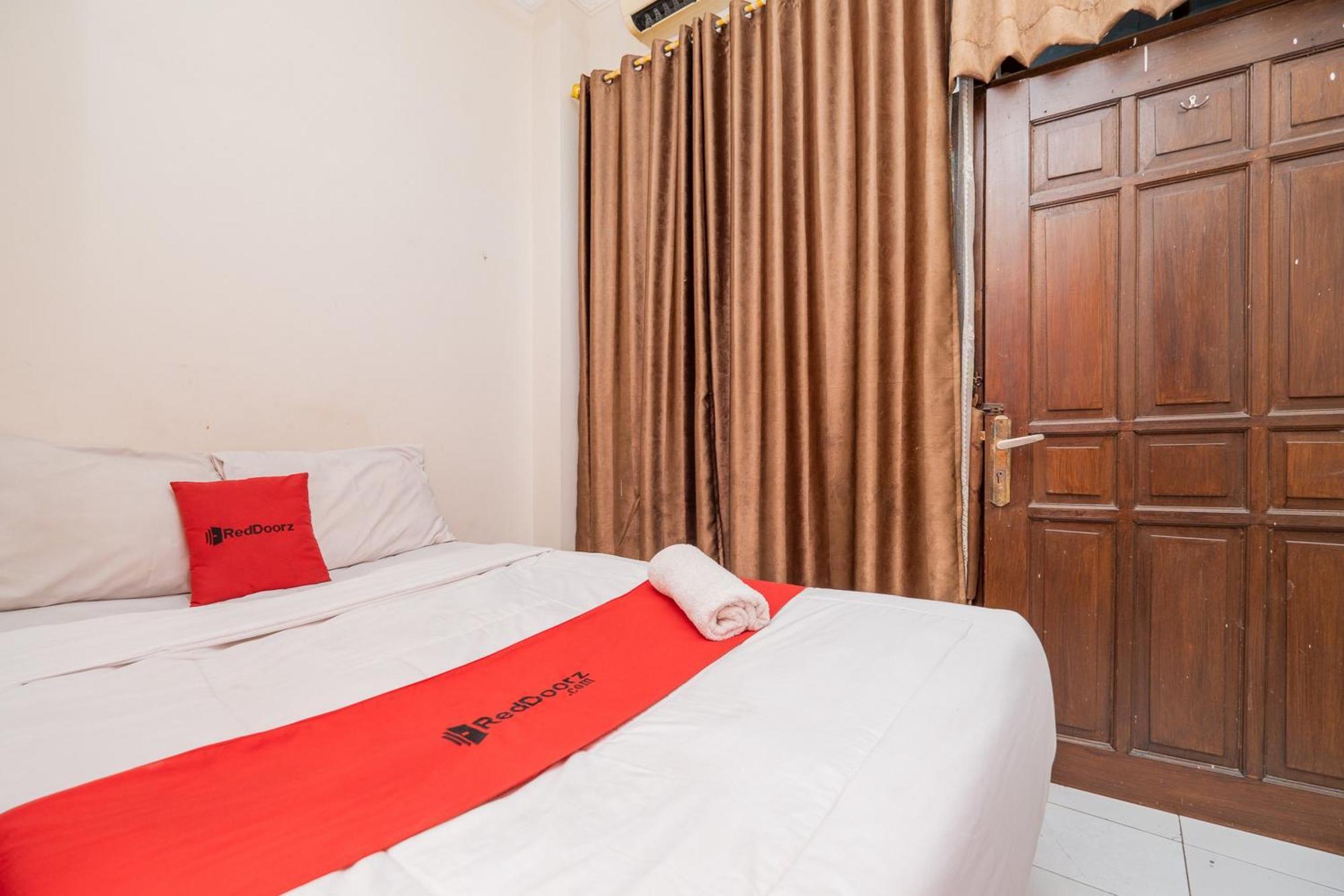 Reddoorz Plus @ Gunungsari Surabaya Kedurus Dış mekan fotoğraf